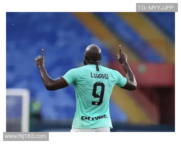 卢卡库代言的广告在比赛间隙首次亮相，掀起观众热潮！